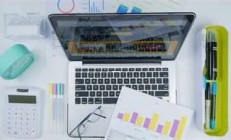 天涯社区女孩的网络冒险